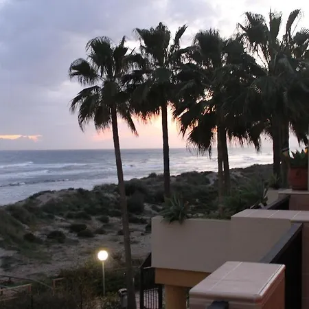 Daire Located Right On The En Romana Playa
