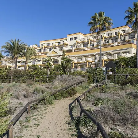 Located Right On The En Romana Playa Daire *