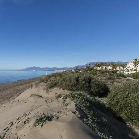 Daire Located Right On The En Romana Playa Marbella