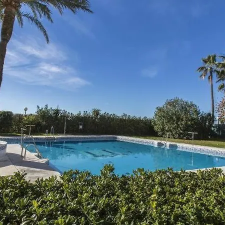 Located Right On The En Romana Playa Daire